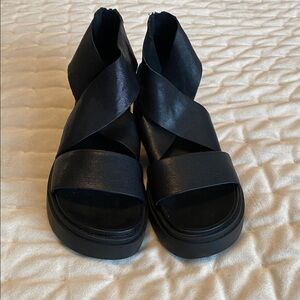 wishbone Black leather sandals ladies size 10